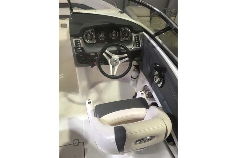 Carefree Boat Club Chaparral 257 SSX  