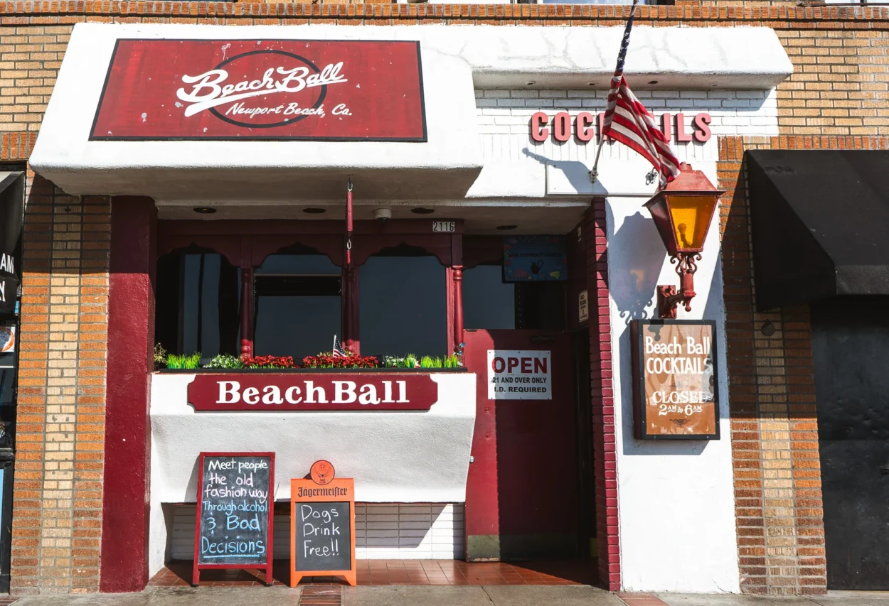 Carefree Boat Club Check Out These Best Bars in Newport Beach, CA  