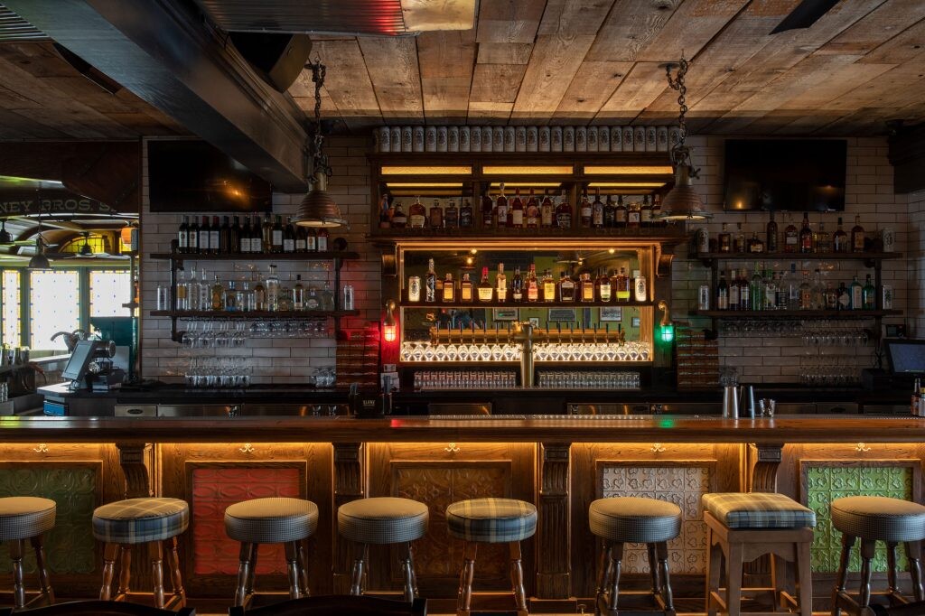 Carefree Boat Club Check Out These Best Bars in Newport Beach, CA  