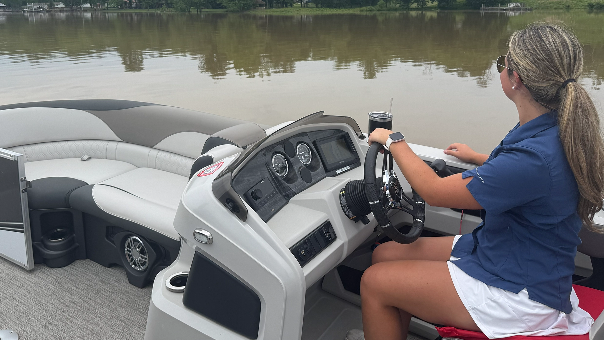 https://carefreeboats.com/wp-content/uploads/2025/06/hickory-pontoon-cruising-1920x1080-1.webp