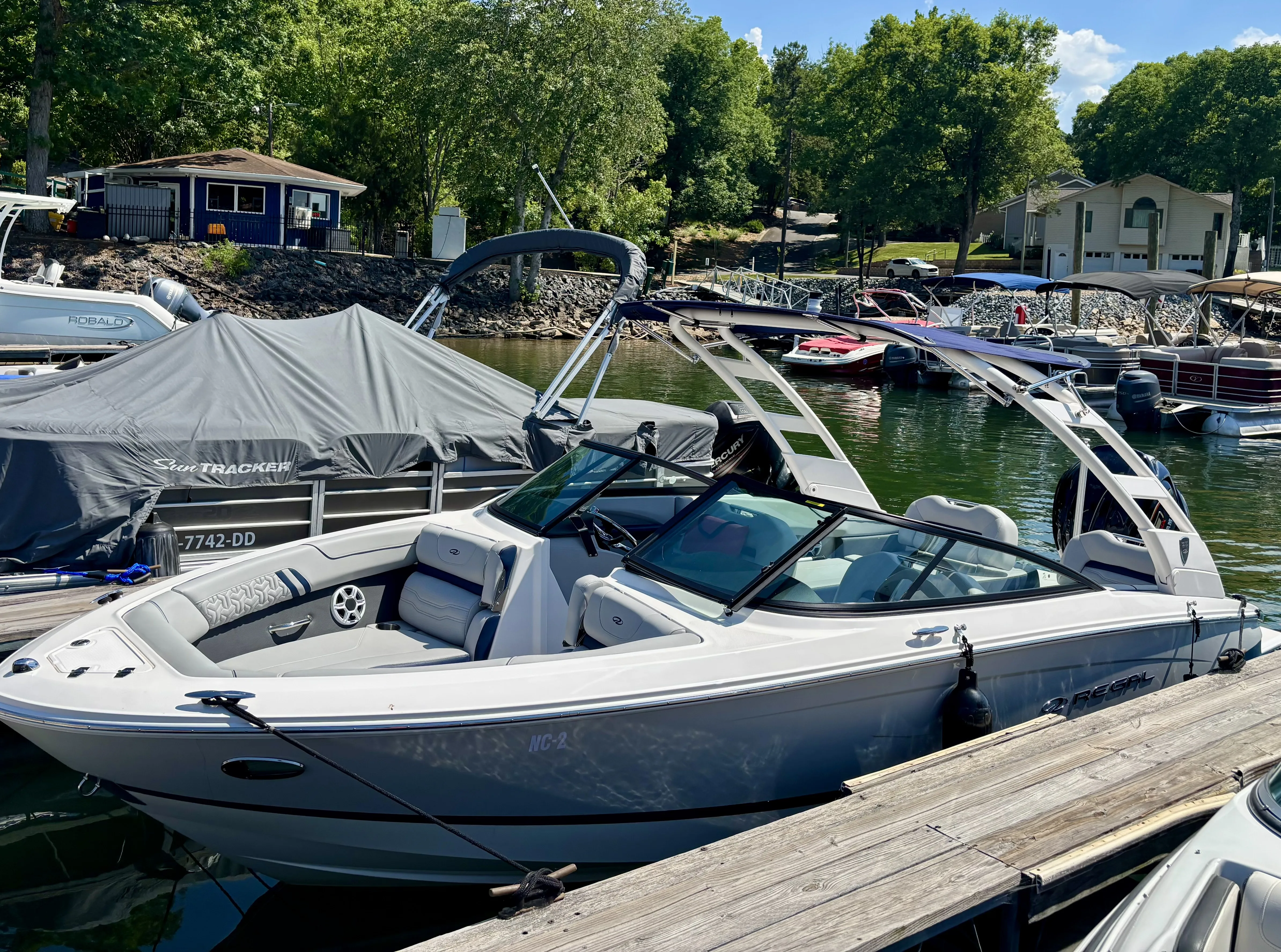 https://carefreeboats.com/wp-content/uploads/2025/06/road-runner-image.webp