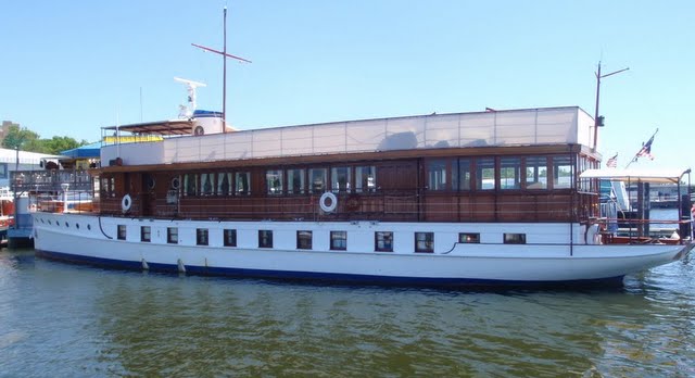 Sequoia Presidential Yacht - Carefree Boat Club